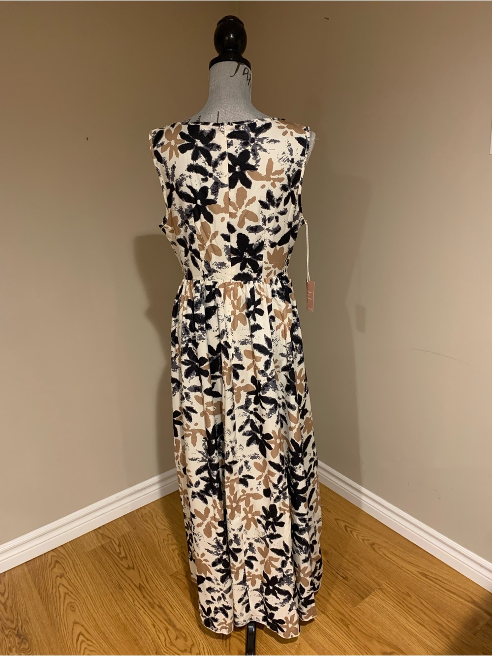 LAST ONE 🔥 Floral Print Deep V Neck Dress - Picture 2 of 16